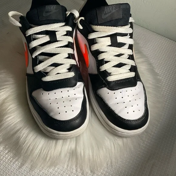 Nike Black and Orange Sneakers with Classic Low-Top Design - Picture 3 of 4